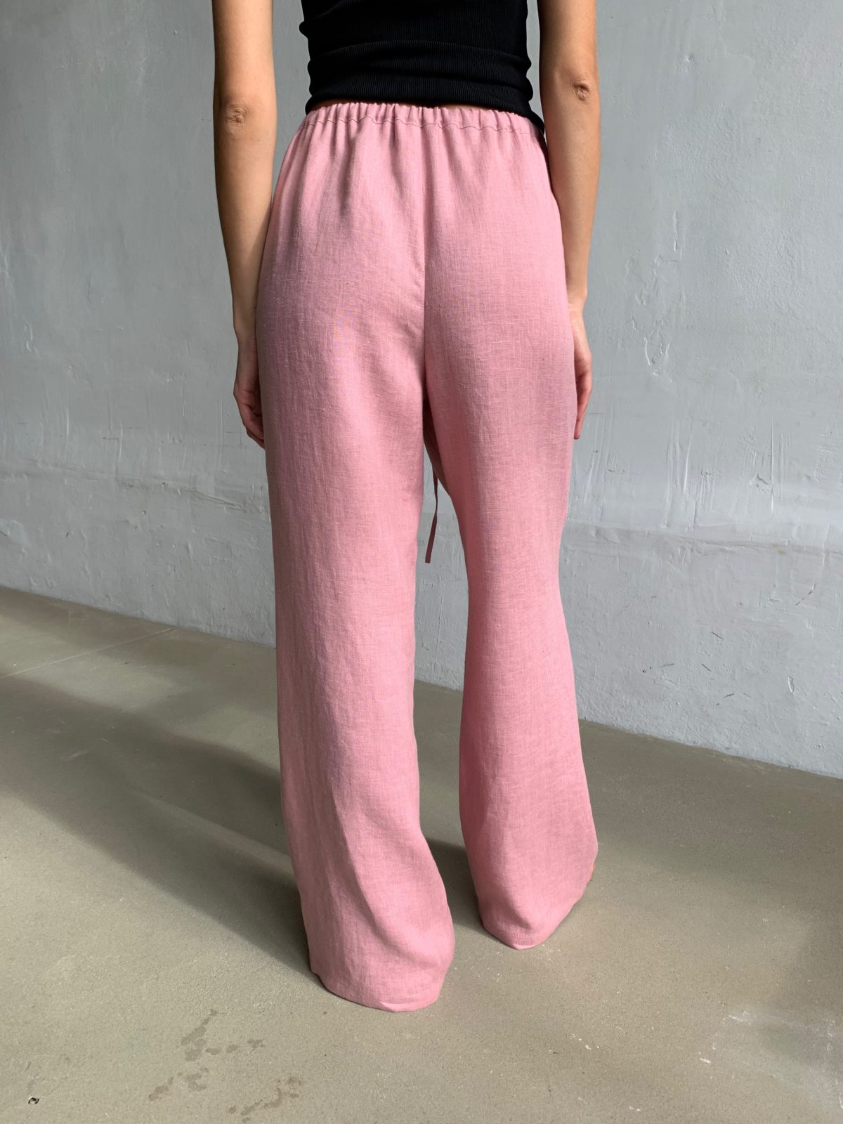 розовые брюки 2