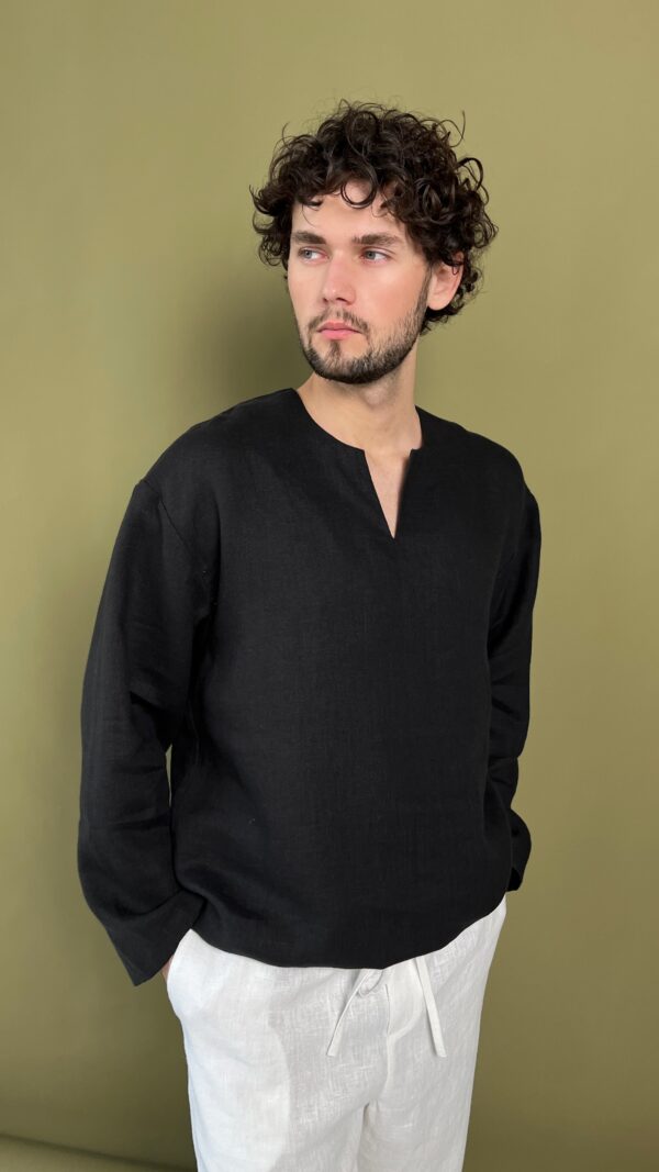 Мужской лонгслив из льна черный
