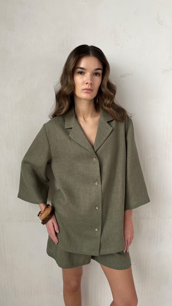 Льняная рубашка с коротким рукавом
