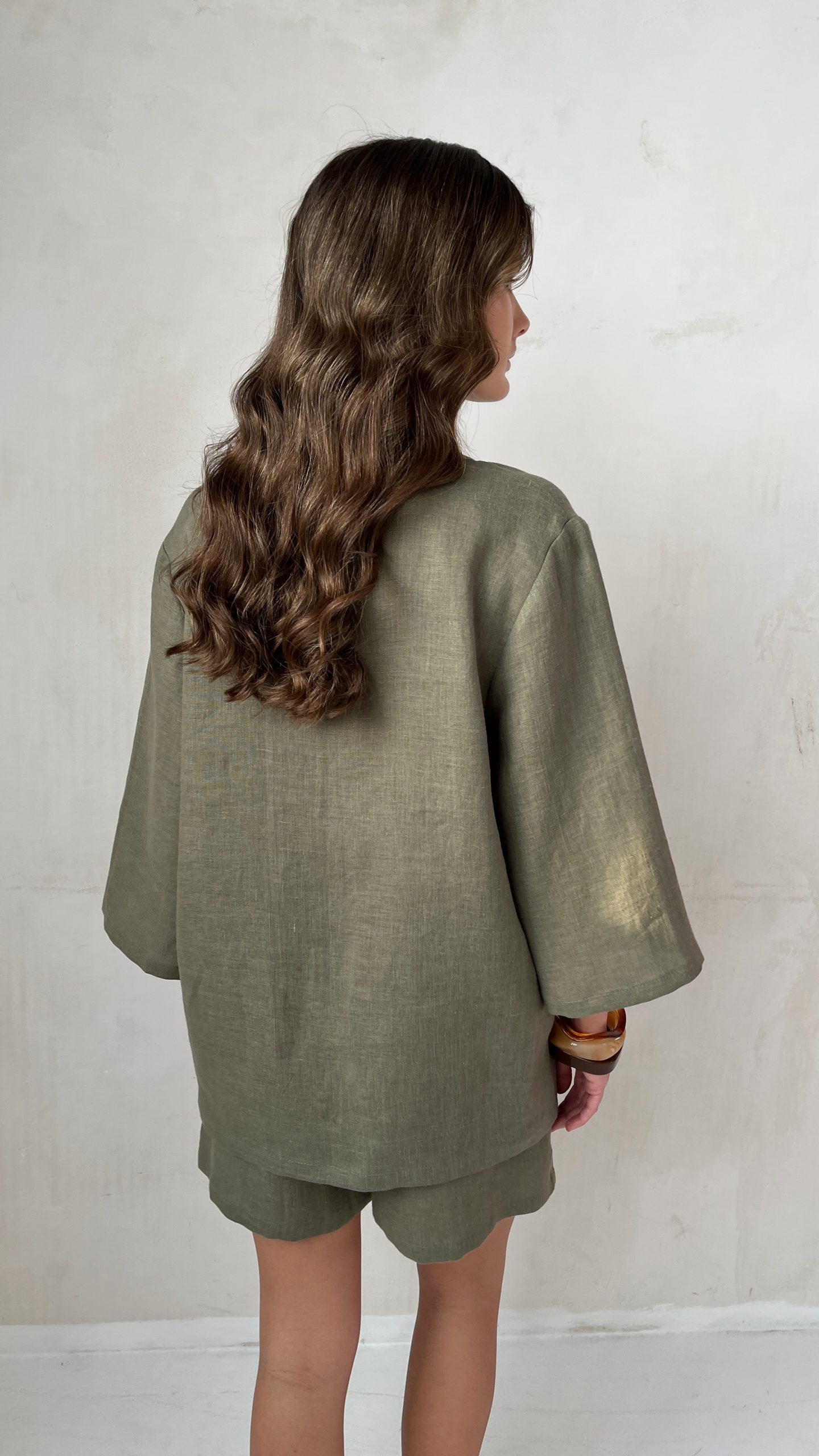 Льняная рубашка с коротким рукавом