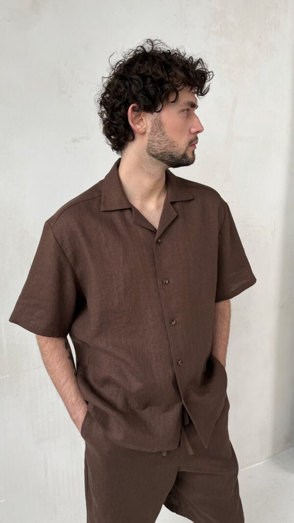 Мужская рубашка из льна с коротким рукавом