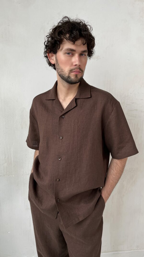 Мужская рубашка из льна с коротким рукавом