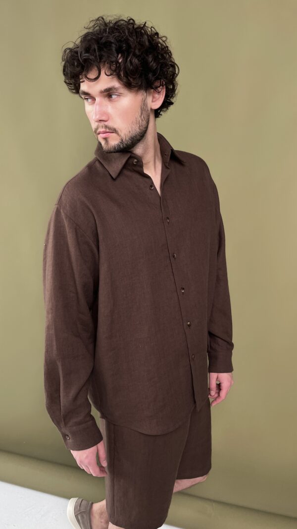 Мужская льняная рубашка с длинным рукавом