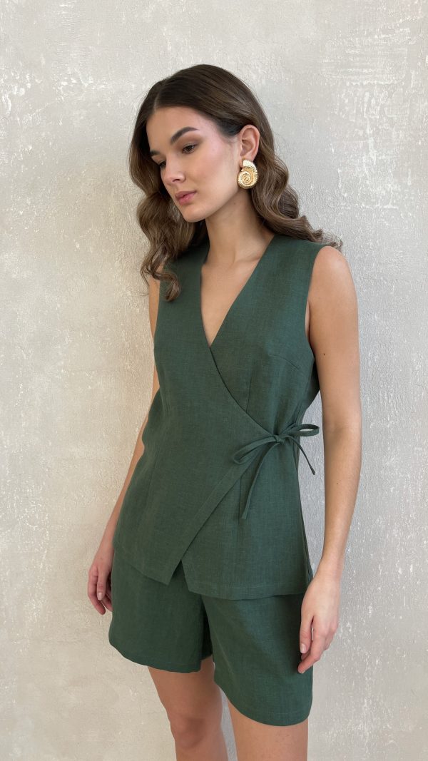 Жилет на запах из льна